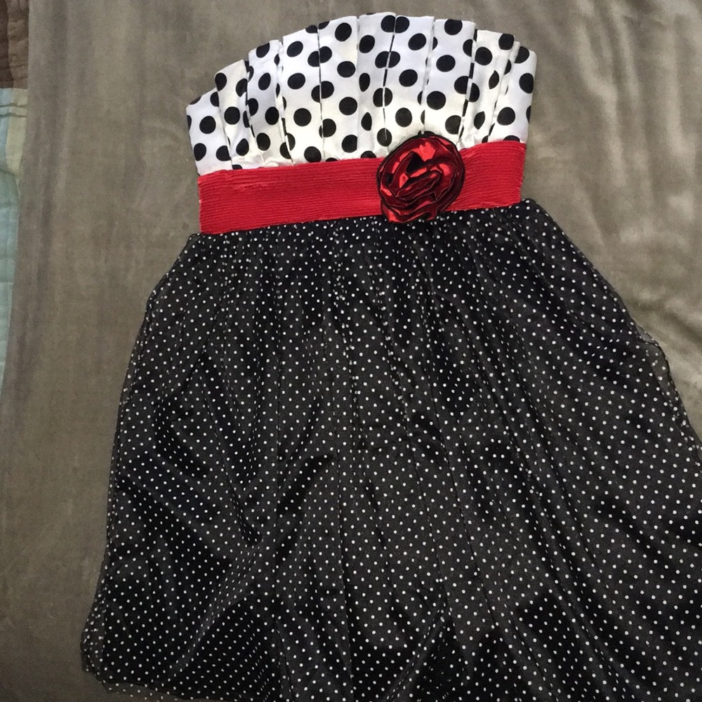 STRAPLESS Polka dots anyone??? 😁🌑❤️🌑❤️🌑❤️